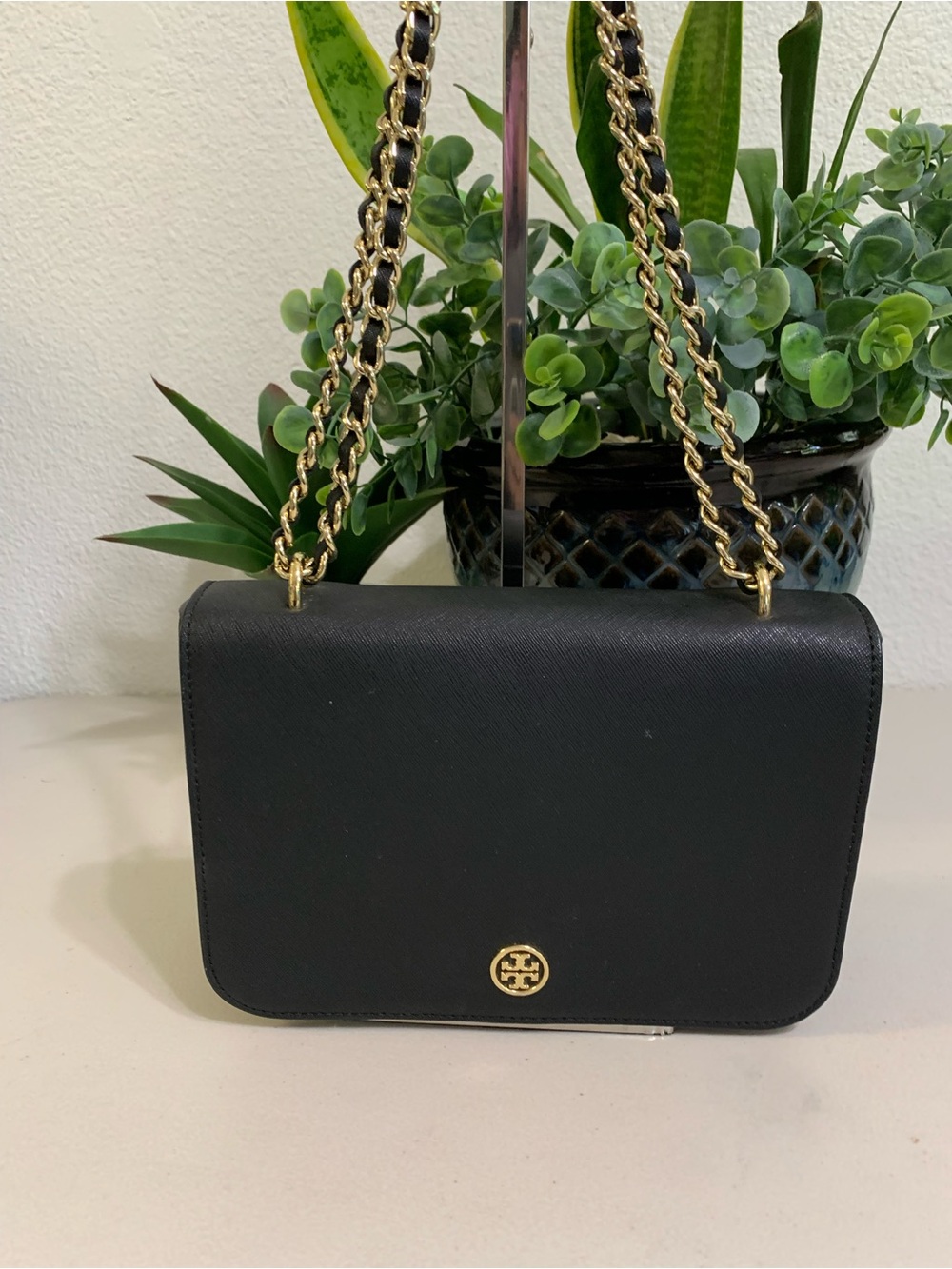 👜💕 Tory Burch Black Leather Crossbody with Gold Chain